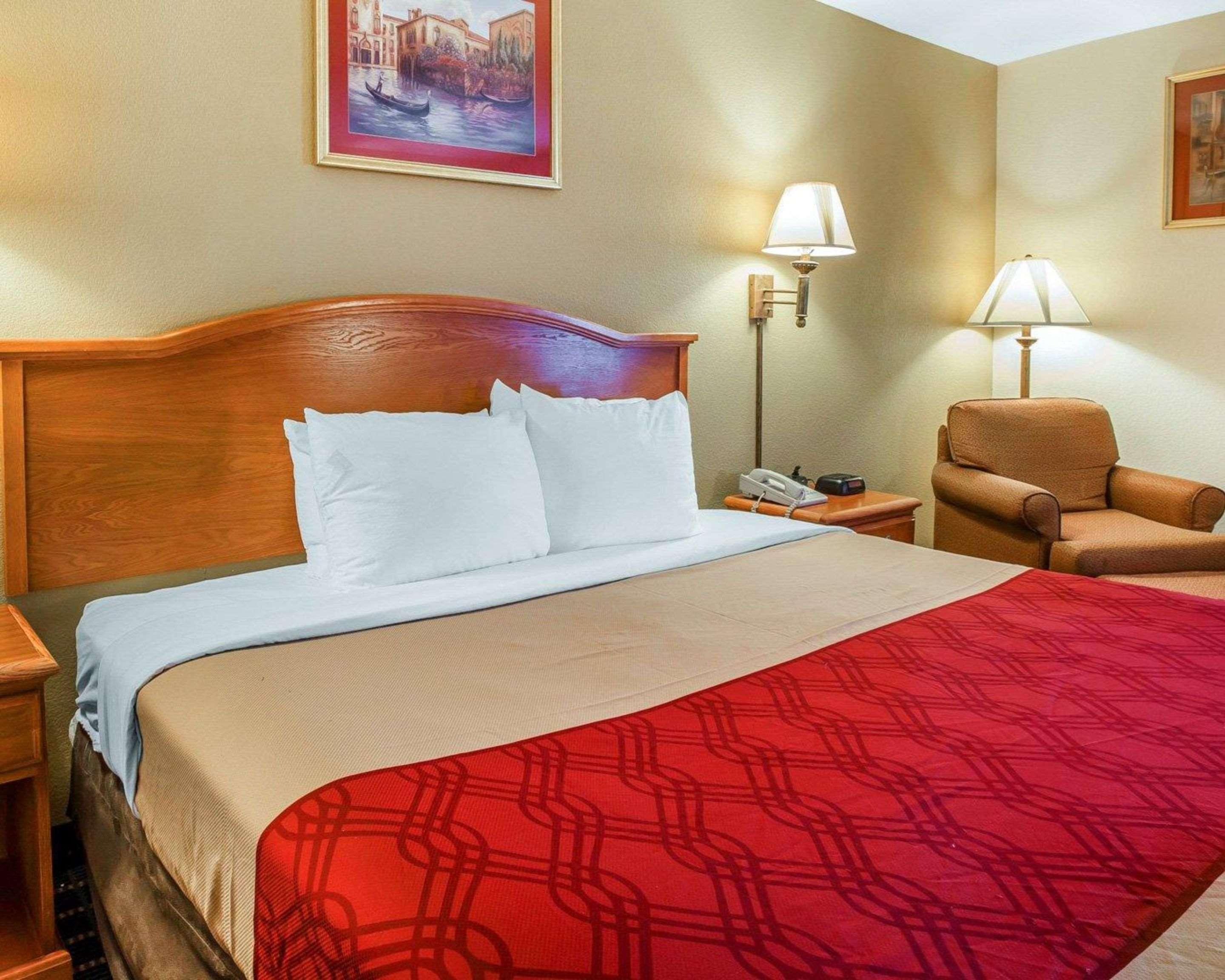 Econo Lodge Брансуик Экстерьер фото