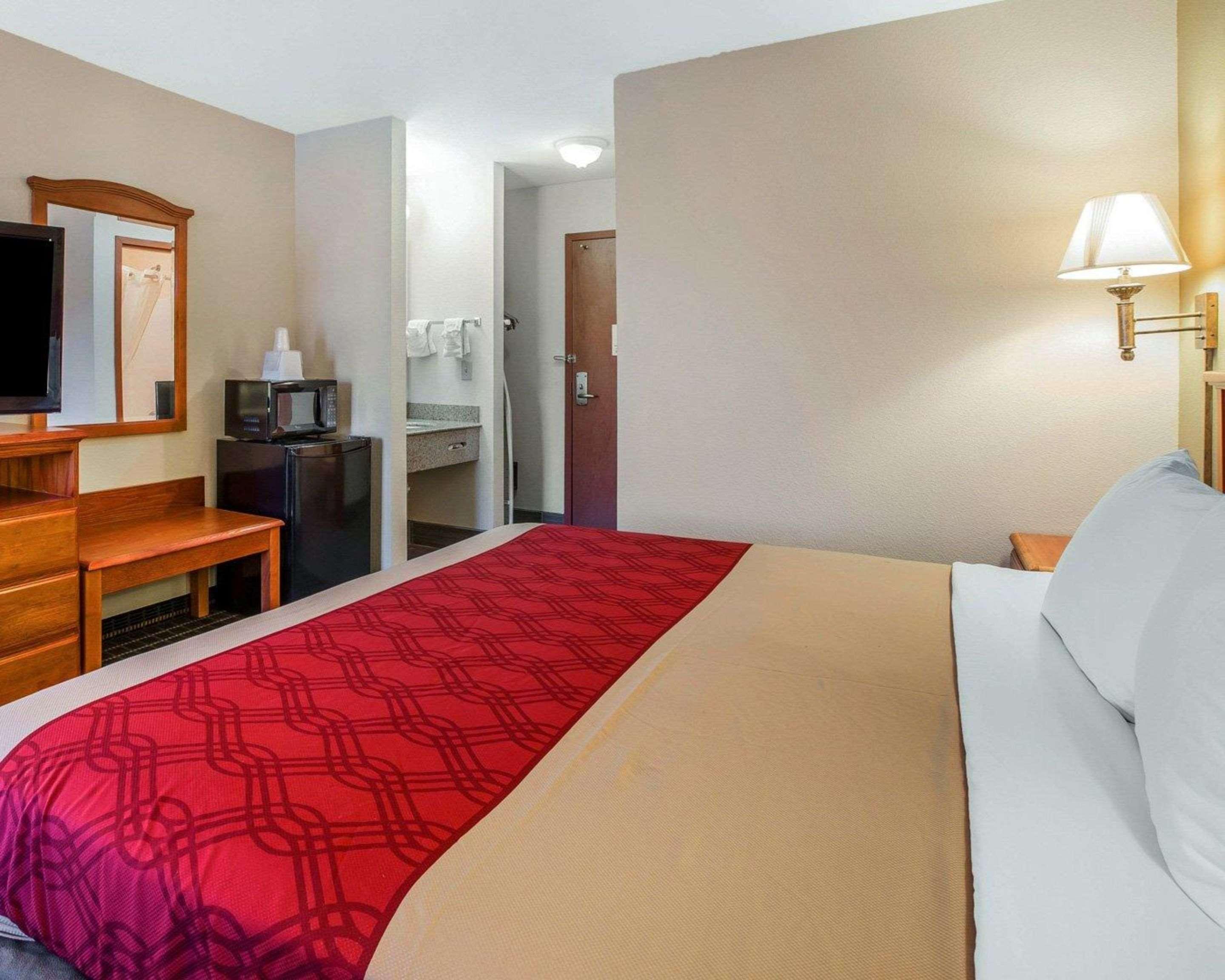 Econo Lodge Брансуик Экстерьер фото