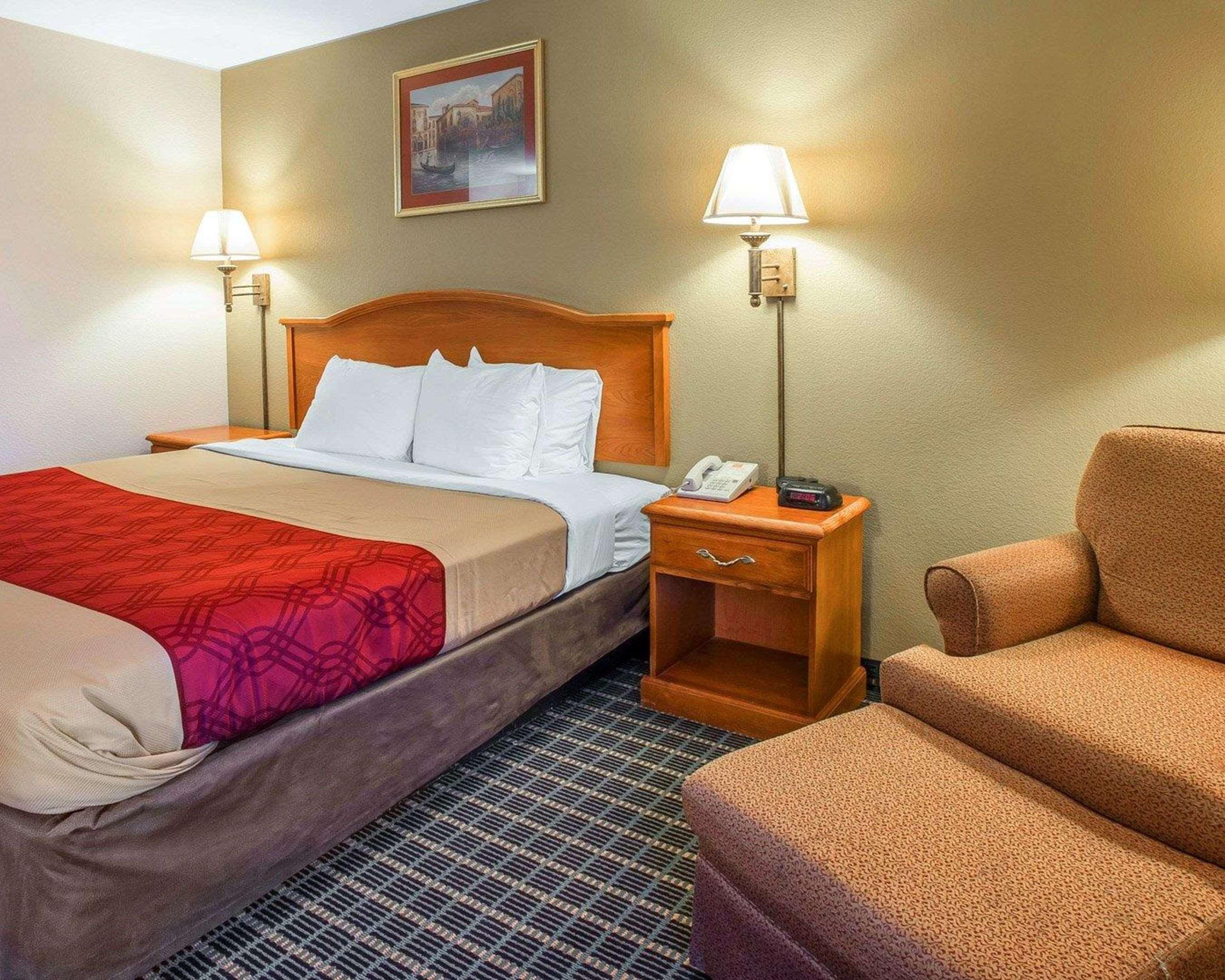 Econo Lodge Брансуик Экстерьер фото