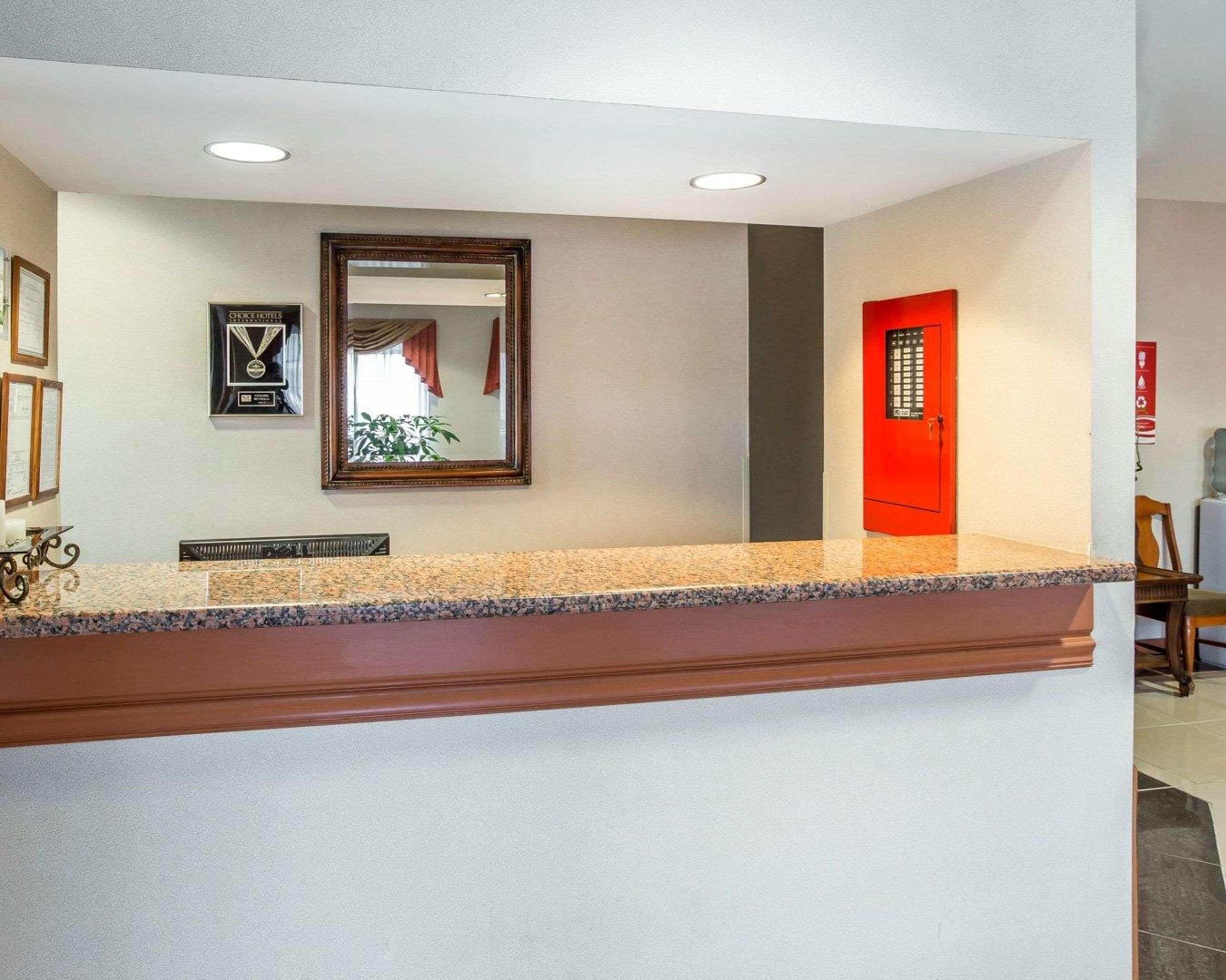 Econo Lodge Брансуик Экстерьер фото